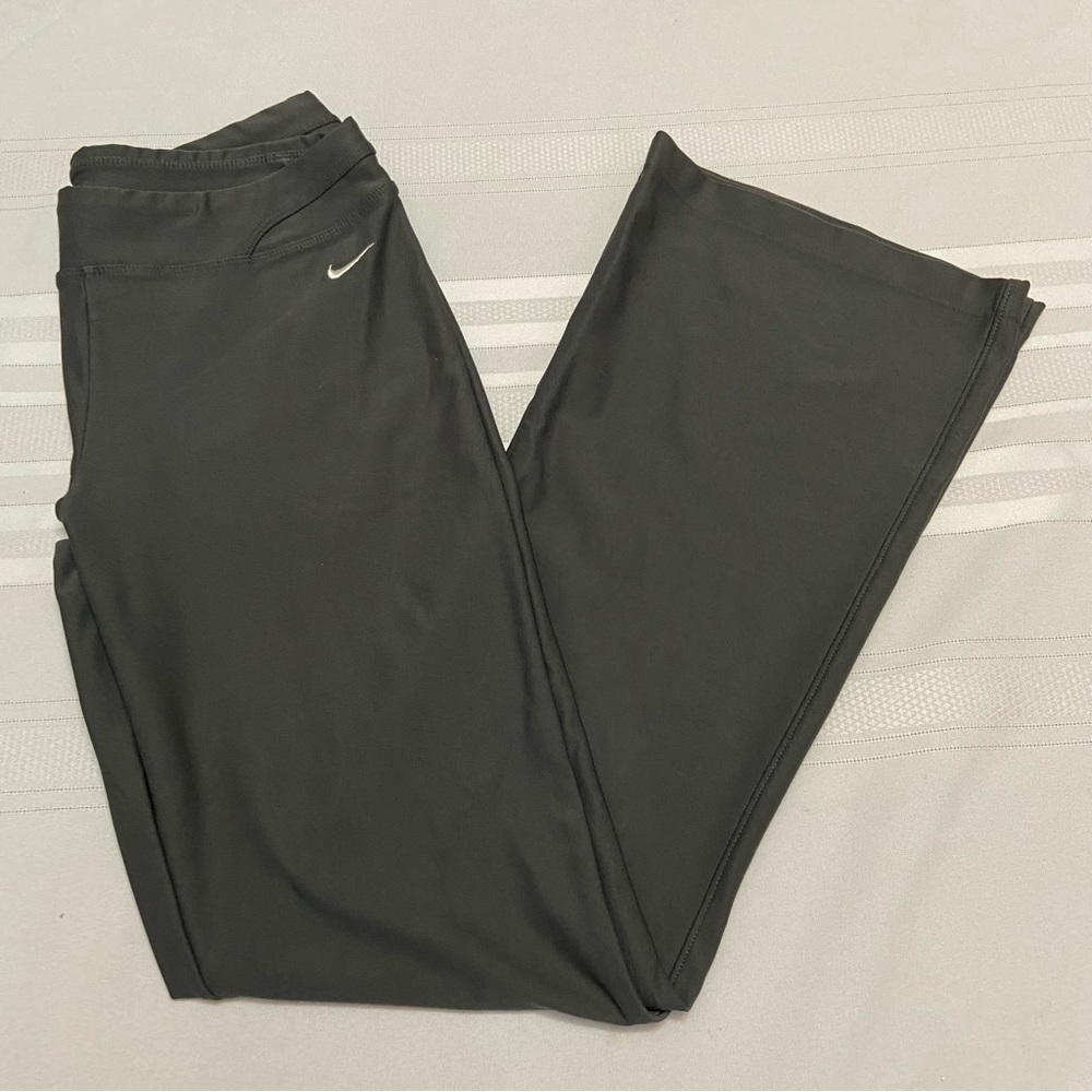 Nike Dry Fit Dark Gray Flare Leg Womens Gym, Workout / Yoga Pants - S Short